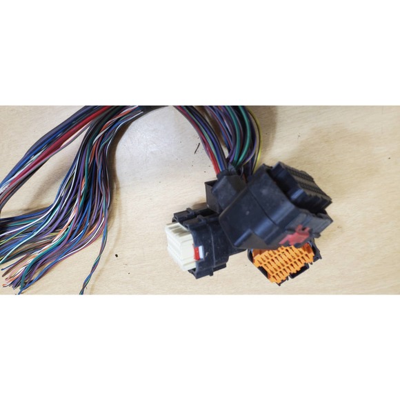 2005 2006 Jeep Grand Cherokee V6 3.7 ECM Engine Computer Pigtail Wiring & Plugs - Picture 3 of 3